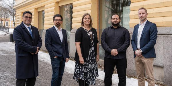 Vuoden tiedeviestijä-palkintojen saajat ja Innovaatiopalkinnon saajat: Mohammed Elmusrati, Miadreza Shafie-khah, Heidi Kuusniemi, Mahmoud Elsanhoury ja Sami Vähämaa.