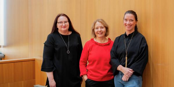 Kuvassa Kirsi Lehto, Riitta Viitala, Jenni Kantola.